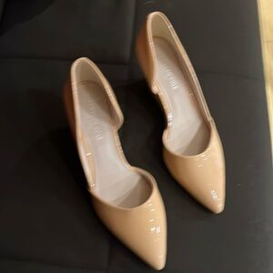 Kenneth Cole wedge pumps size 7 1/2 nude